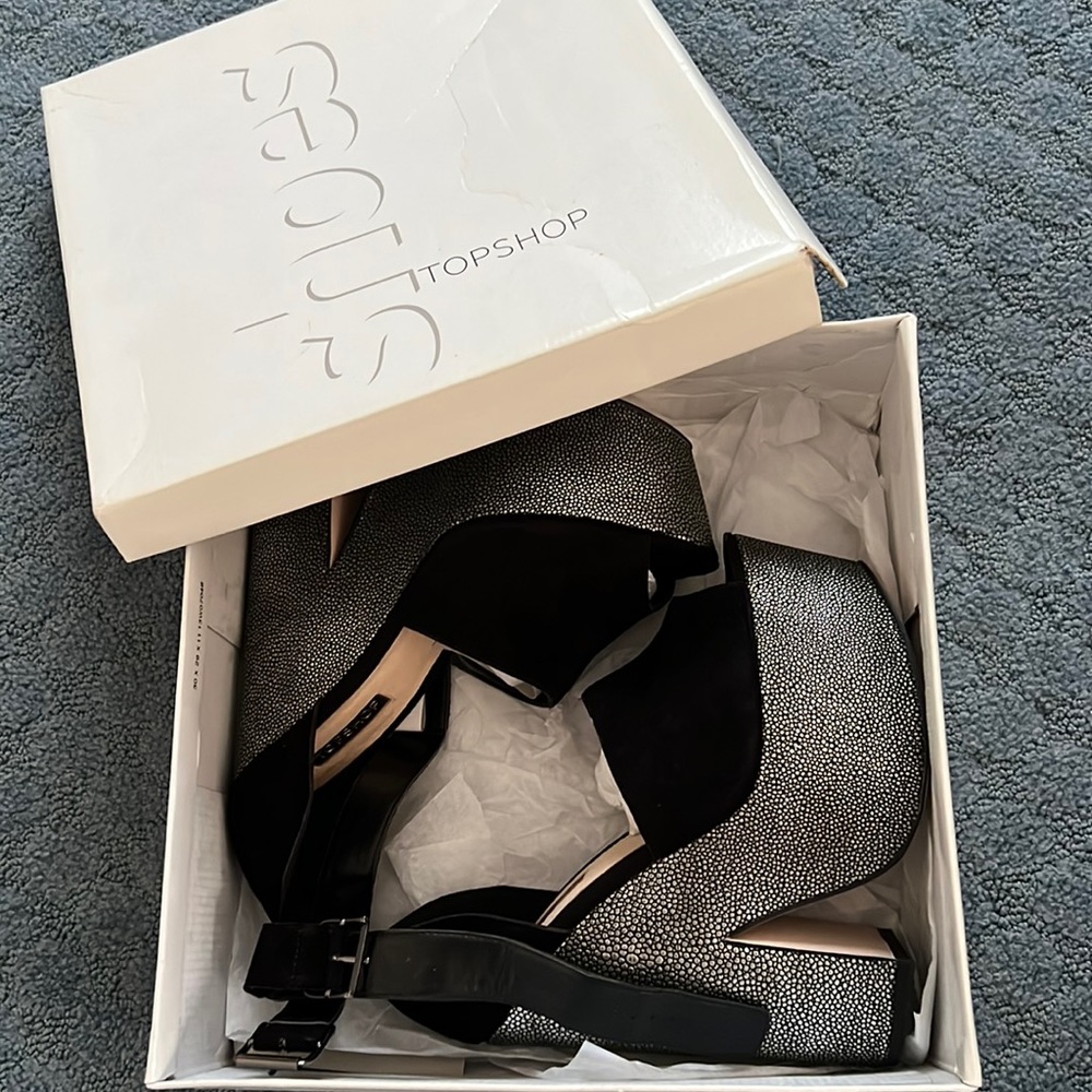 Black Suede Topshop Platform Heels Size 39 (US 8 1/2)